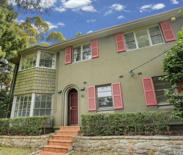 Spacious Family Home in Leafy Castlecrag - Photo 1