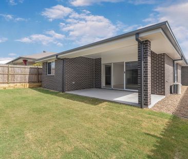 Four Bedroom Spacious Family Home in a Quiet, Convenient Location - Photo 6