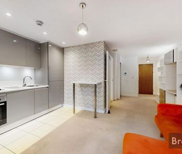 Studio to rent - Photo 1