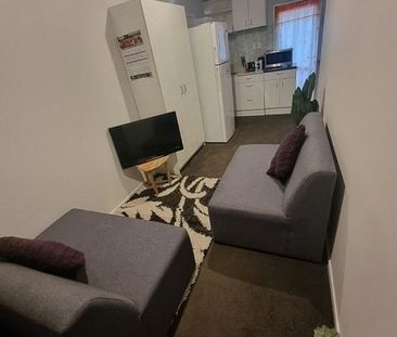 Cosy neat 1 bdrm unit - heart of Manukau/Papatoeto - Photo 2