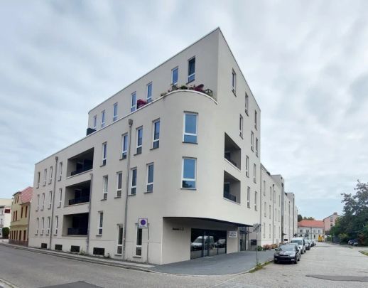 Moderne 3-Zimmer-Wohnung mit Terrasse und möglichem Tiefgaragenstellplatz im Herzen der Stadt zu vermieten. - Foto 1