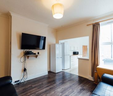 Sibthorp Street, Lincoln - No Deposit! - No Admin Fees! - Student P... - Photo 5