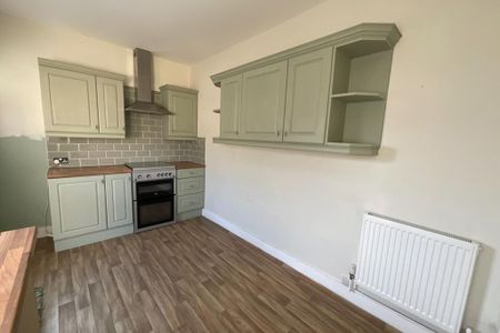 3 bedroom terraced house to rent - Photo 5