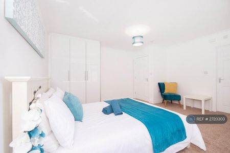 1 bedroom in a house share to rent - Photo 2