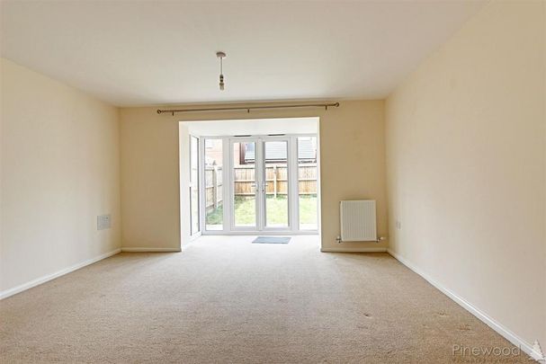 3 bedroom semi-detached house to rent - Photo 1