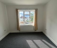 4 Bed Semi-Detached House, Ingram Road, CR7 - Photo 3
