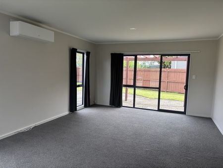 Spacious Family Home in Prime Ohope Location - Ohope - Photo 3
