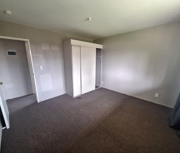 Two weeks rent free - Three Bedroom Home - Photo 3