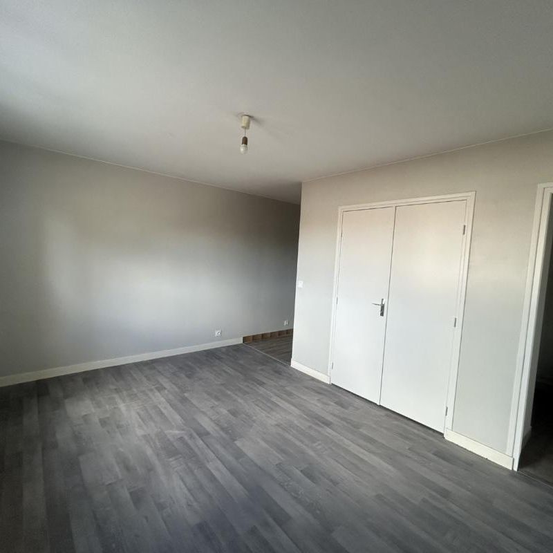 Location Appartement 1 pièce 23m² RIORGES 42153 - Photo 1