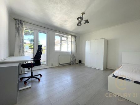 4 bedroom apartment to rent - Photo 5