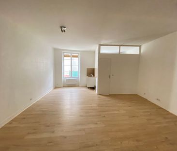 Location Appartement 1 pièce 42m² - Photo 1