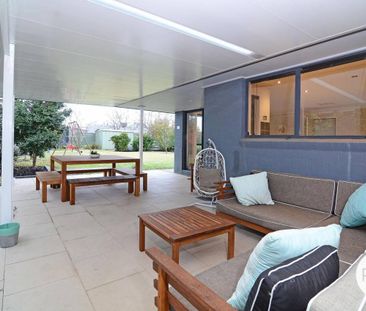 WELL APPOINTED THREE BEDROOM HOME IN PRIME LOCATION! - Photo 1