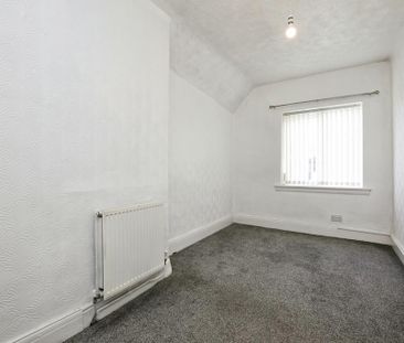 2 bedroom end of terrace house to rent - Photo 3