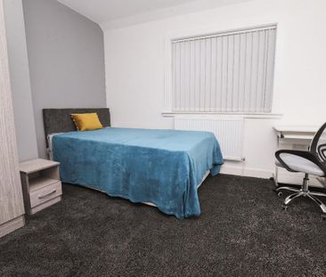 4 bedroom terraced house to rent - Photo 3