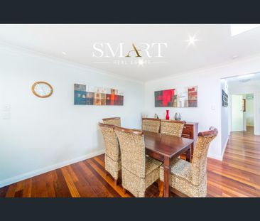 54 Lambros Drive, Benowa, Qld 4217 - Photo 1