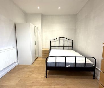 3 bedroom apartment to rent - Photo 6