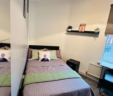 💡 All-Inclusive Double Room | in Rotherham Room 3 - Photo 6