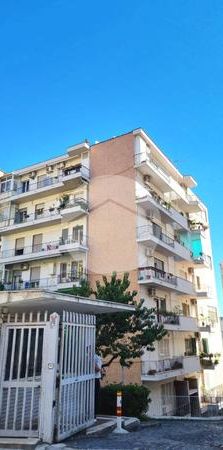5 locali in affitto - Photo 2