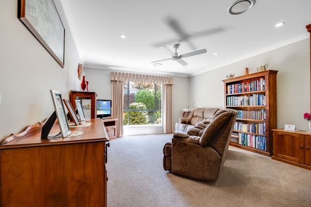 Stunning Family Home in Thurgoona with an additional space for your CARAVAN OR TRAILER! - Photo 1
