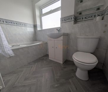 3 bedroom terraced house to rent - Photo 5