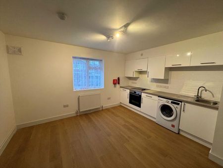 1 bedroom ground floor flat to rent - Photo 5