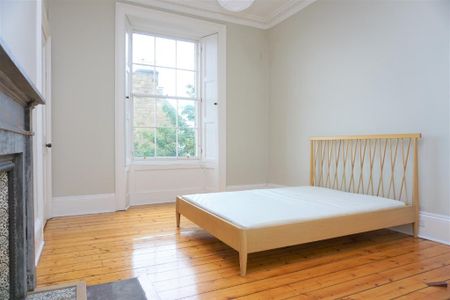 3 bedroom flat to rent - Photo 5