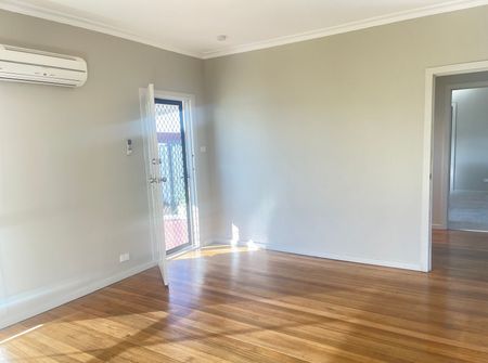 MODERN COMFORT & SPACIOUS YARD - Photo 2