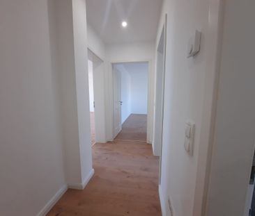 Elbnahe 3-Raum-Wohnung mit Balkon und viel Tageslicht - Foto 6