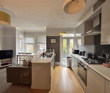 2 bedroom maisonette to rent - Photo 4