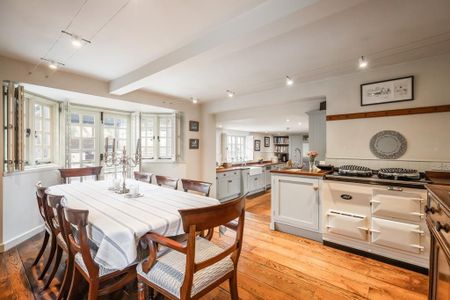 4 bedroom detached house to rent - Photo 4