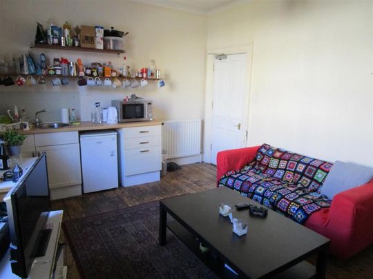 6 bedroom terraced house to rent - Photo 1