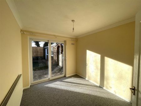 2 bedroom semi-detached bungalow to rent - Photo 2