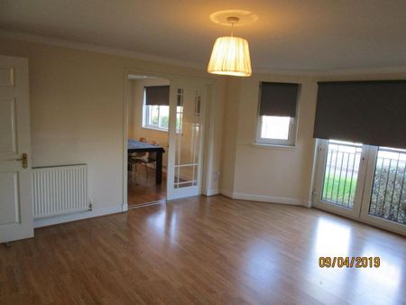 2 bedroom flat to rent - Photo 3