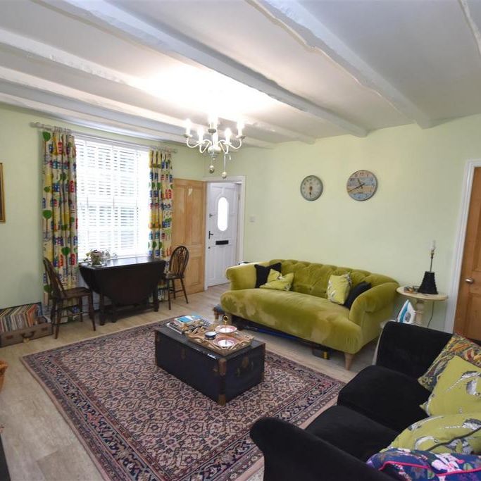 2 bedroom property to rent - Photo 1