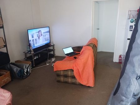 Room for rent, shared unit, furnished - Photo 3