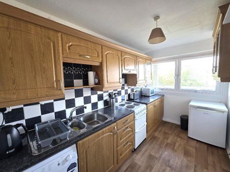 2 bedroom maisonette to rent - Photo 4