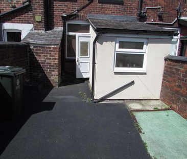 2 bedroom terraced house to rent - Photo 2