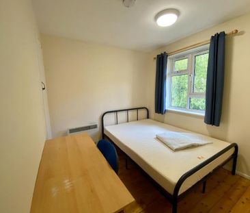 3 bedroom apartment to rent - Photo 3