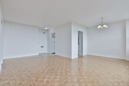 2 Bedrooms - Photo 2