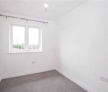 Recently built three bedroom semi-detached with garden and driveway... - Photo 2