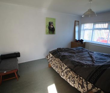 3 bedroom semi-detached house to rent - Photo 5