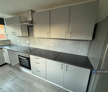 2 bedroom terraced house to rent - Photo 4