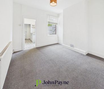 2 bedroom end of terrace house to rent - Photo 2