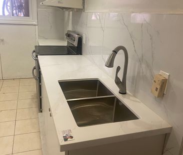 For Lease - 75 Mintwood Drive, Toronto, Ontario - Photo 2