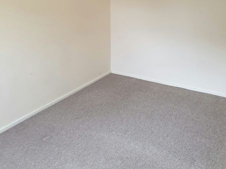 Terraced House to rent on - Photo 3