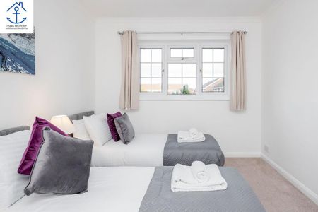 3 bedroom semi-detached house to rent - Photo 4