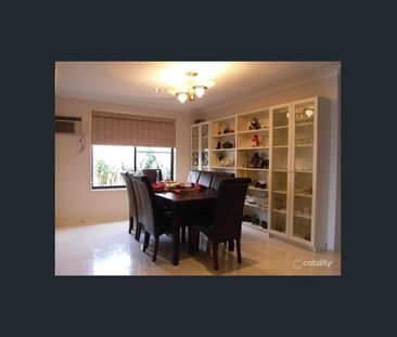 Sweet House in the heart of Parklea for Rent - Photo 4