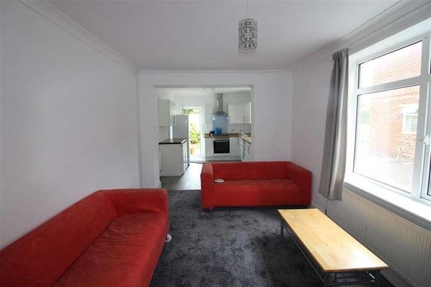 Arthur Road, Southampton, SO15 - Photo 1