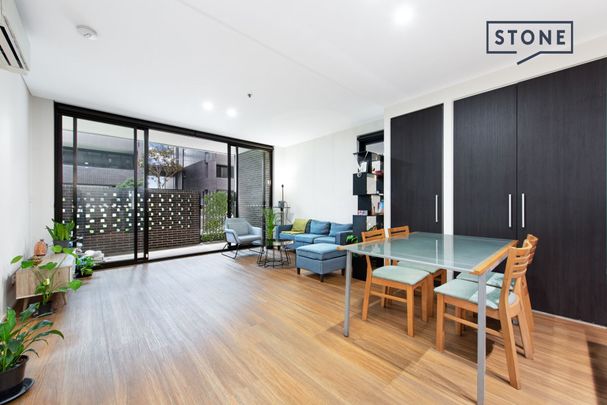 MODERN & HUGE 1 BED WITH STUDY ROOM + 1 PARKING PAPER MILL LIVERPOOL - Photo 1