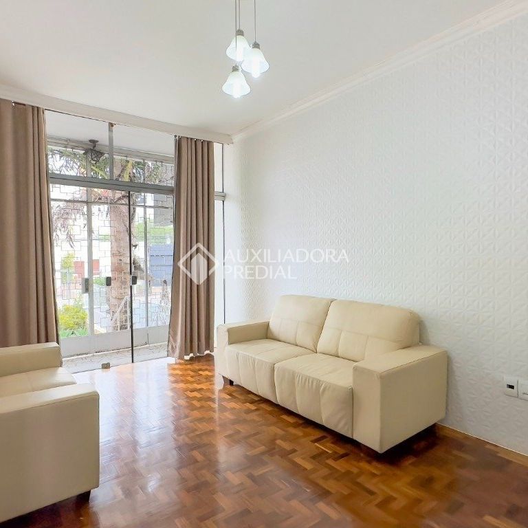 Casa com 3 quartos e 300m² para alugar em Azenha, Porto Alegre. - Foto 1
